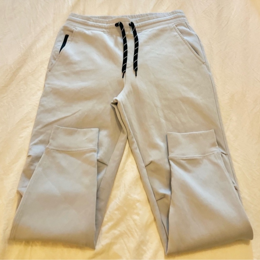 LIKE NEW! GapFit performance tech fleece jogger moto sweatpants - Picture 14 of 16